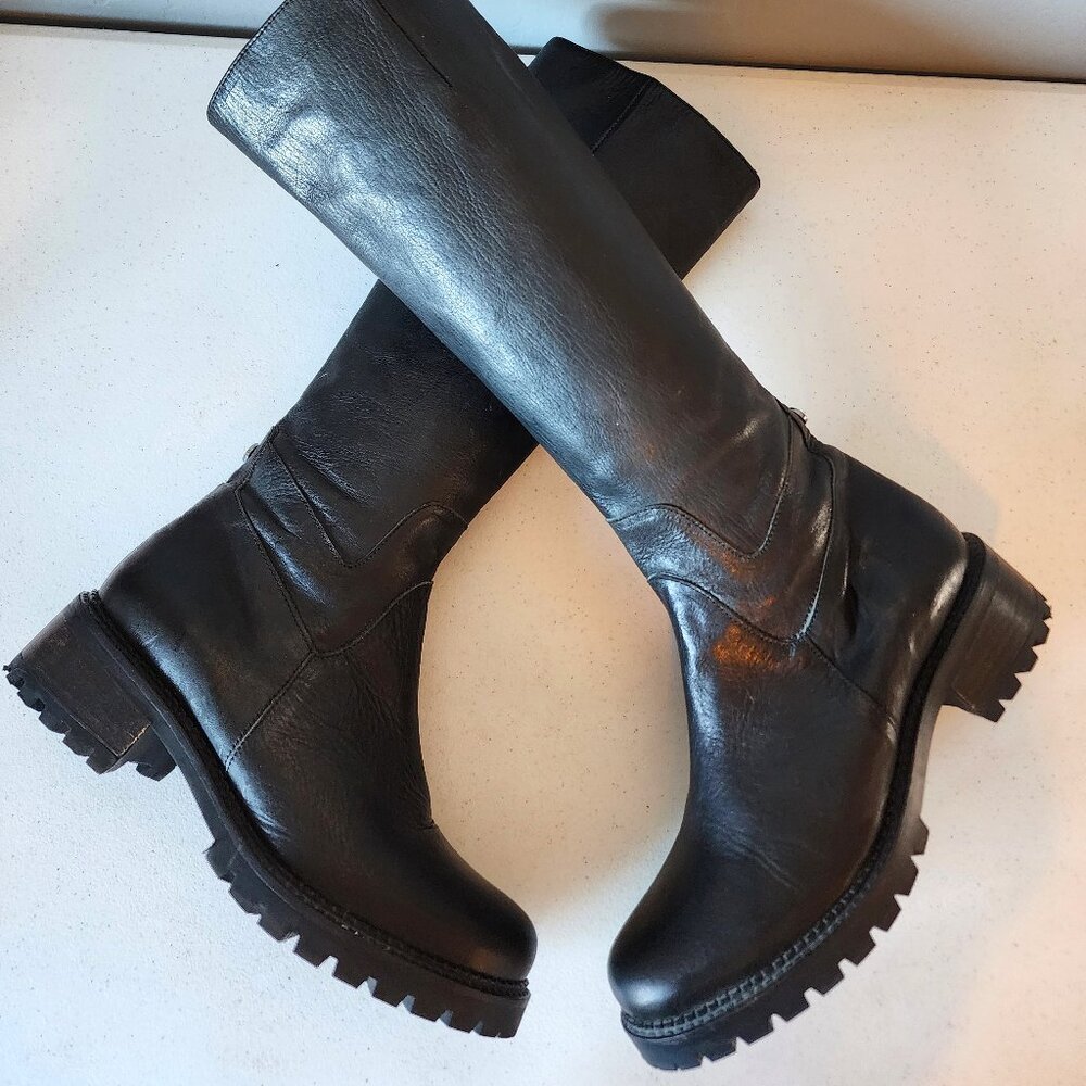 Ted&Muffy Black Knee-High Lug Sole Leather Boots